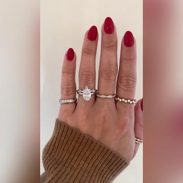 Ariya-2.50ctOval-Plat-Gwen