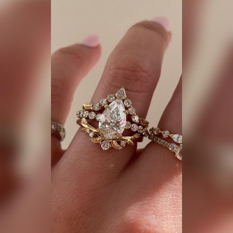 Capella-1.7ctPear-14kYG-CusKya-Adelina