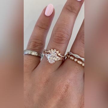 Odelia-2ctOval-14kRose-Anne