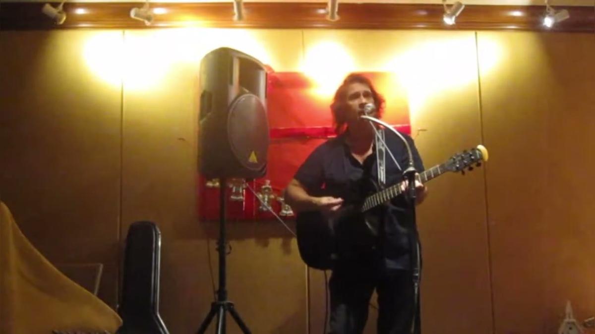 Guitarist D.Val (2)