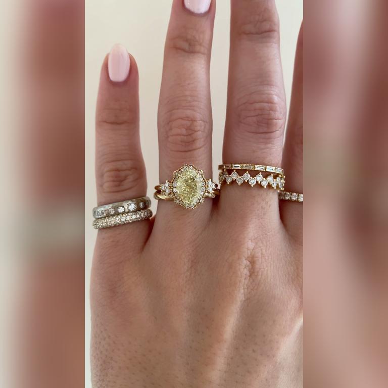 Evelina-2ctOval-FancyYellow-Whirlwind