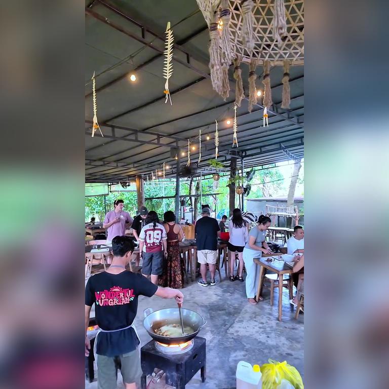 Community Kitchen 44