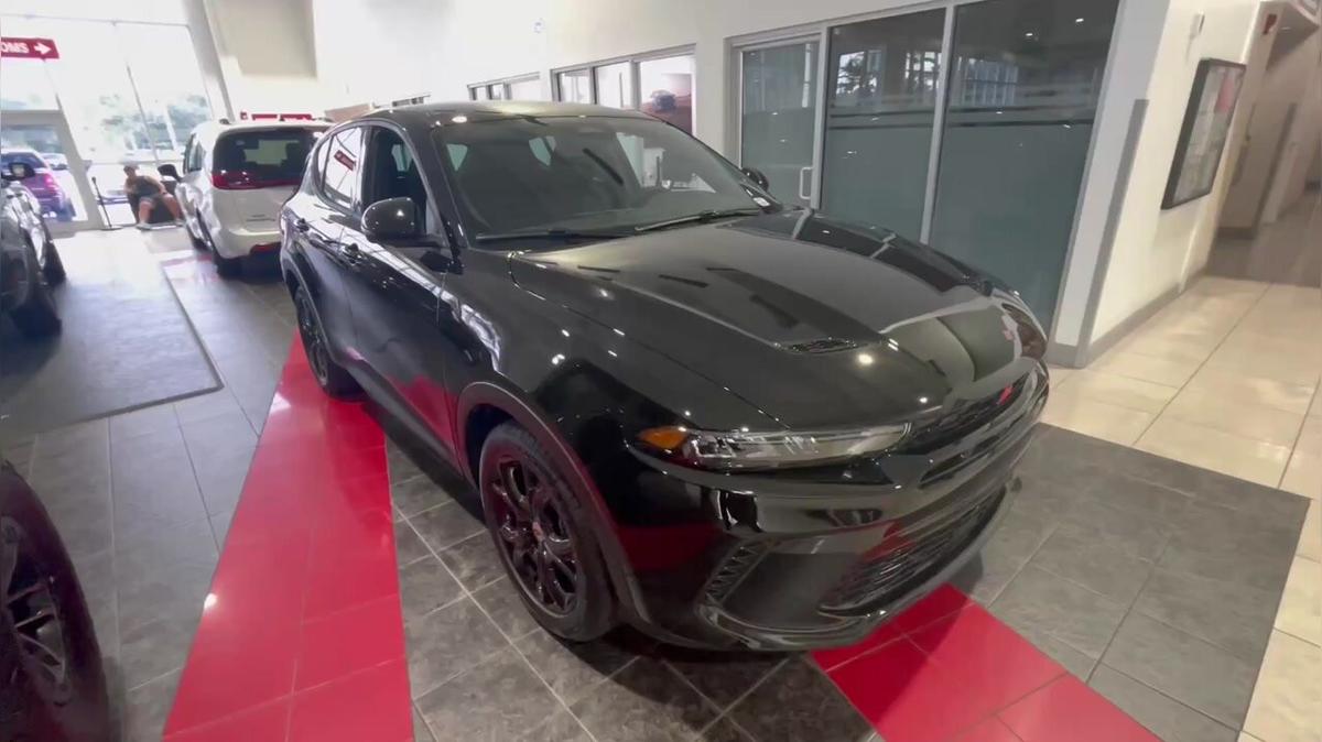 Yesenia's Dodge Hornet's - By Nik