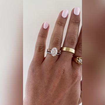 Cassidy-2.5ctOval-Cara