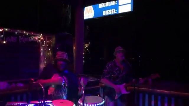 Breezin&#39;-Entertainment,Guitarist-E-M-World-To-Change.mp4