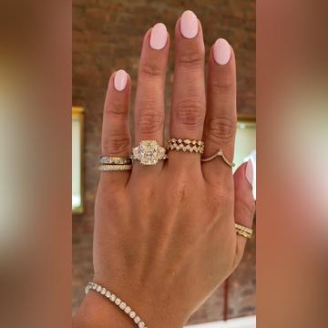 Evangeline-4.5ctRadiant-14kYellow-Vic2.5mm