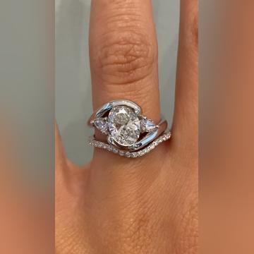 Vandis-1.50ctOval-Platinum-Catherine