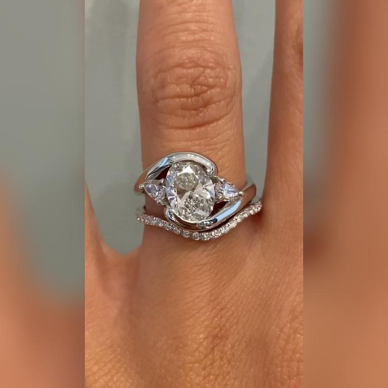 Vandis-1.50ctOval-Platinum-Catherine