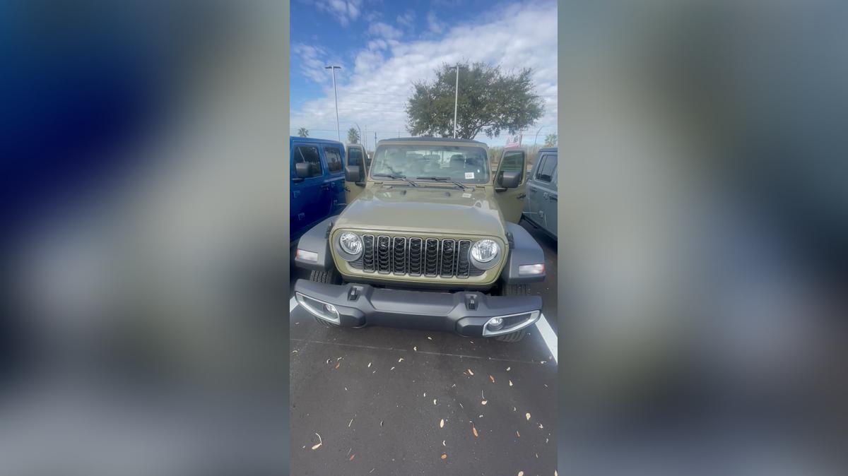 Gustavo 2026 Jeep Gladiator  @Airport CDJ by OB 4078837893