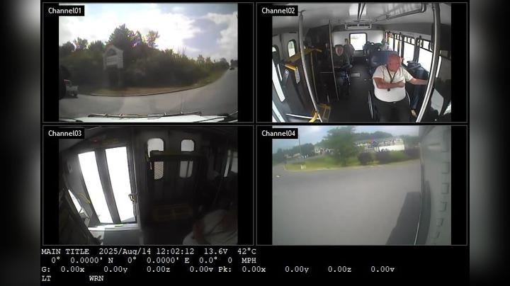 20250814_Bus 2018 Shaws unload