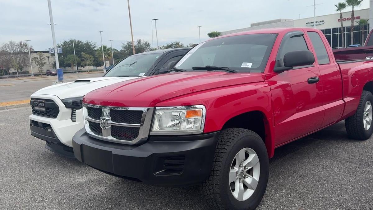 2008 Dodge Dakota red