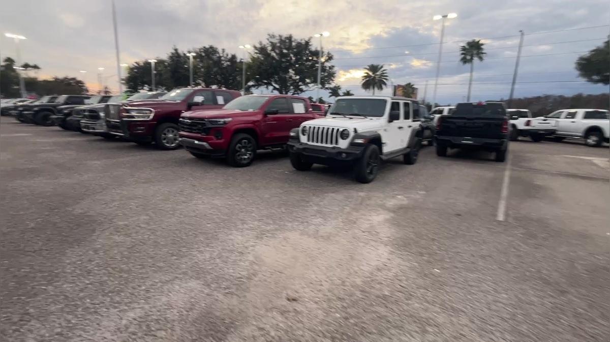 Bob's Lot Walk @AirportCDJR /// Joanis - 386.366.2227