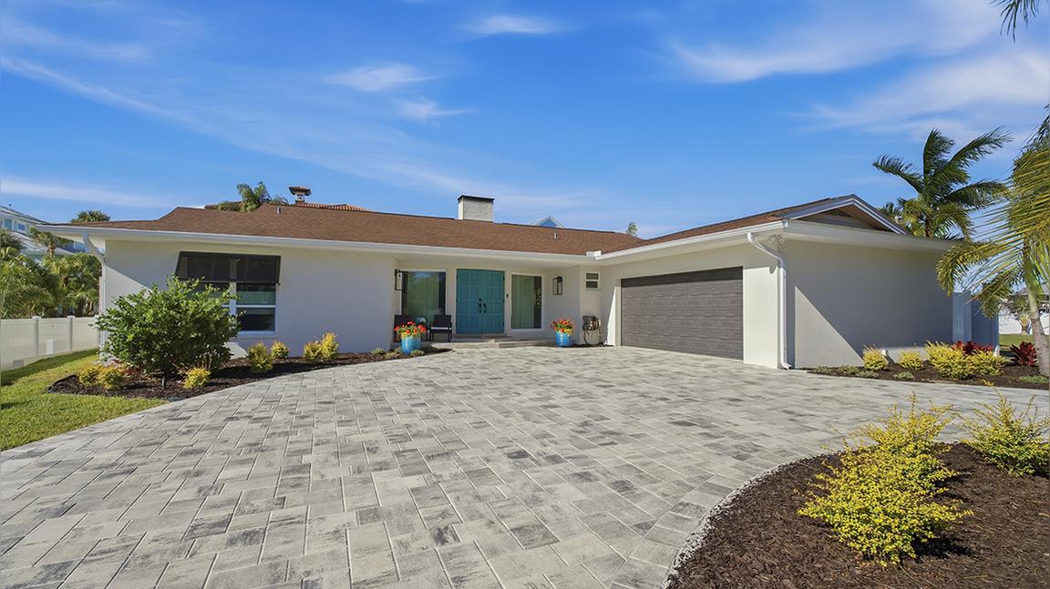 272 Shore Dr, Ozona, FL 34683_Agent-on-camera_FE