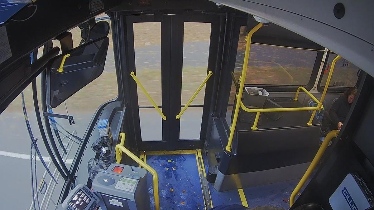 driver842bus4221Oct312025.NH16KCaddy_ch01