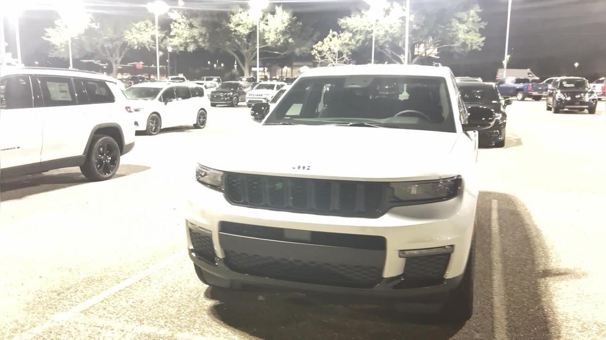 Lindsay's Grand Cherokee Limited video by Walter/ Airport CDJ 407-541-6200