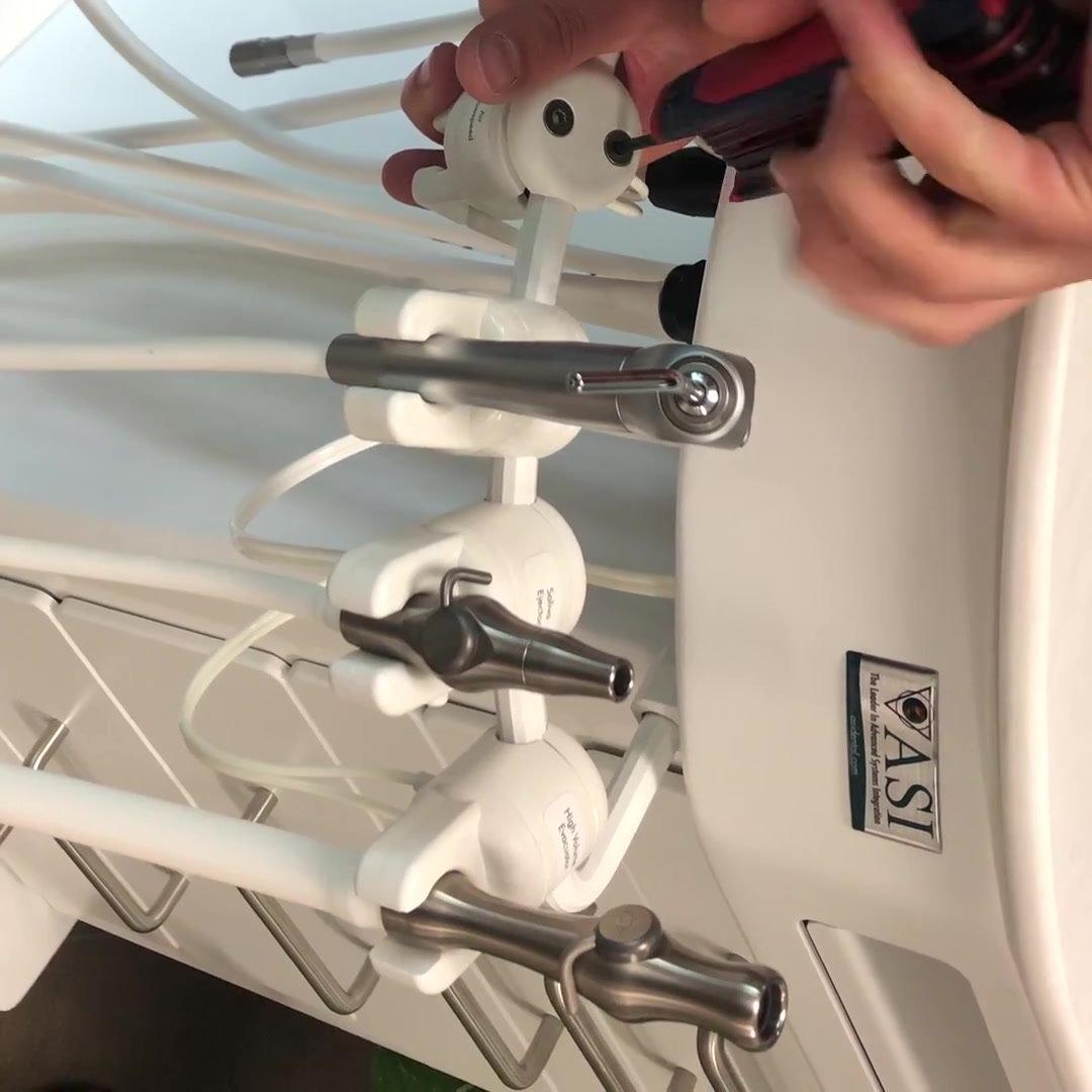Loosening, Removing and Replacing Handpiece Holders [66-4029]