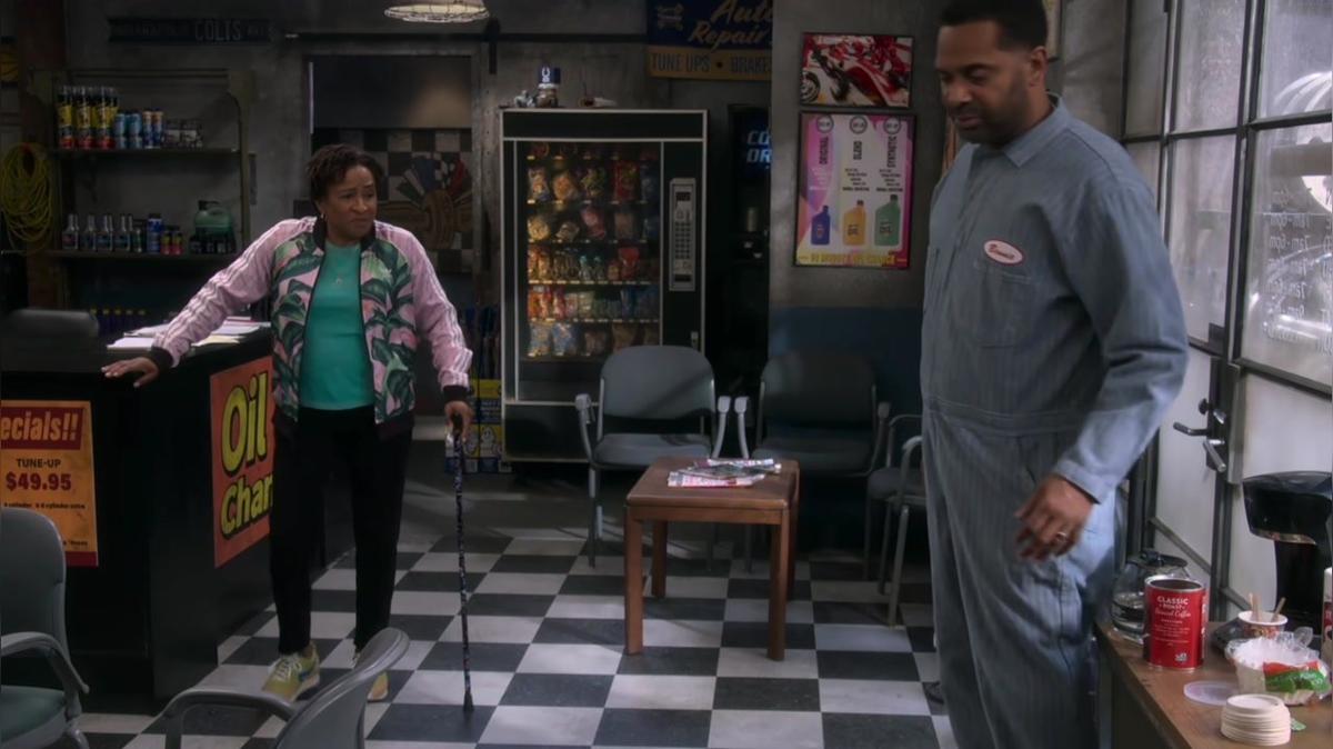 PEAK - The Upshaws - S5 E2