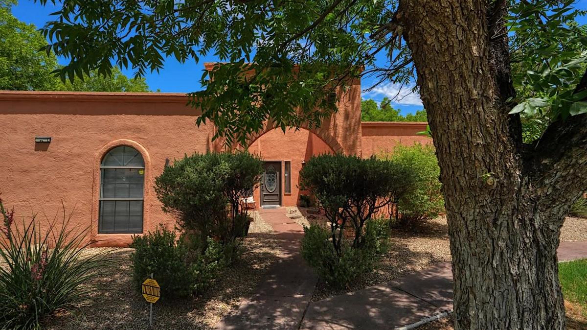 123 Lytton Circle, Las Cruces, NM 88001.