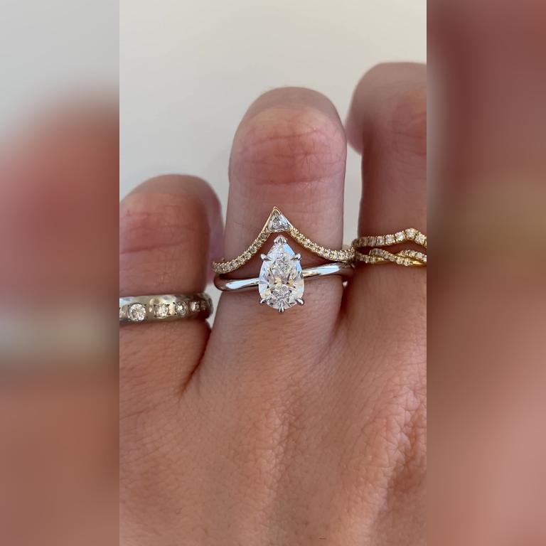 Dionne-1ctPear-18kWhiteGold-Kia