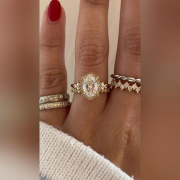 Evelina-1.7ctOval-14kYellow-Glenda