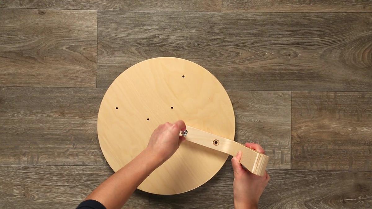 Ikea Hack: FROSTA-Computertisch