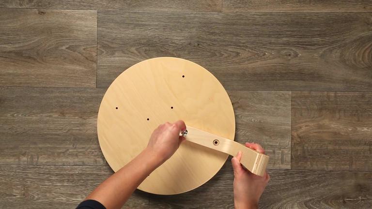 Ikea Hack: FROSTA-Computertisch