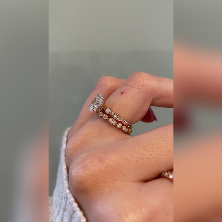 LauraOvalSalliRose.mp4