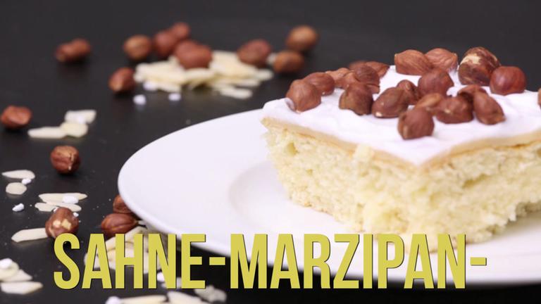 Sahne-Marzipan-Blechkuchen
