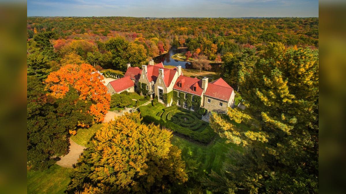 1233 Rock Rimmon Road, Stamford, CT