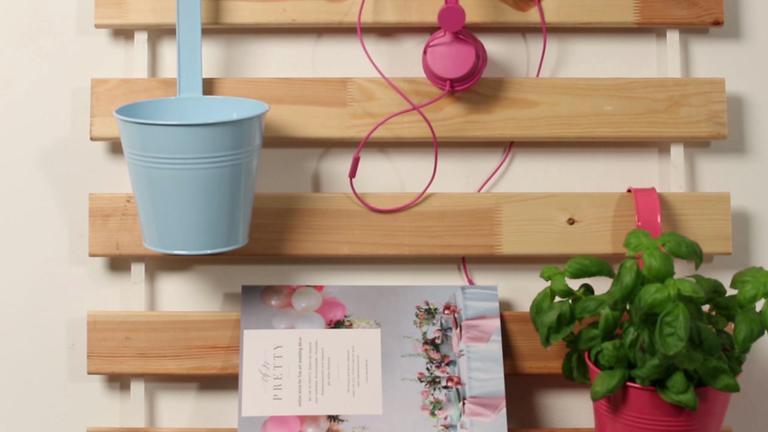 Ikea Hack: Lattenrost als Wand-Organizer