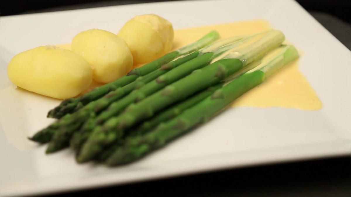 Grünen Spargel richtig kochen