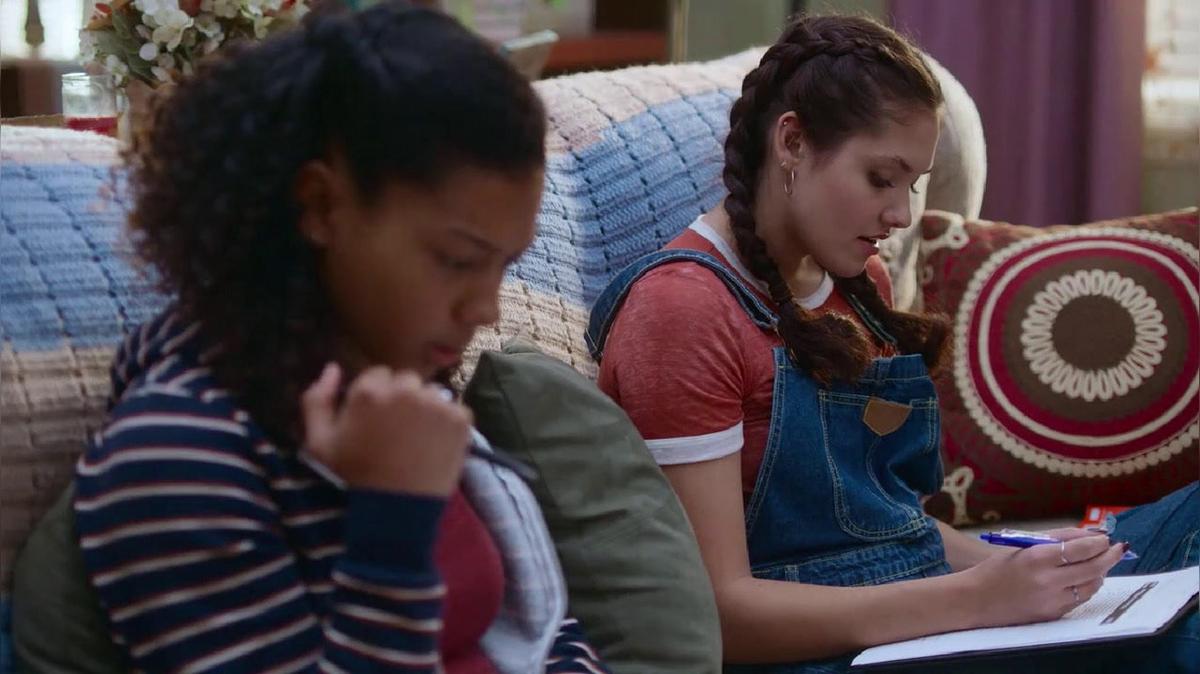 Pilot Pen - On My Block S1E8 - 03.16.18
