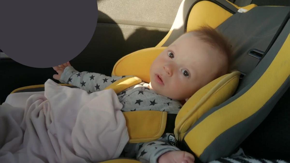 Warum Babyschalen für Babys gefährlich werden können