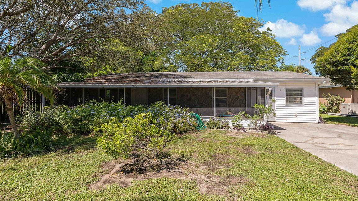 1635 Omaha Street, Palm Harbor FL