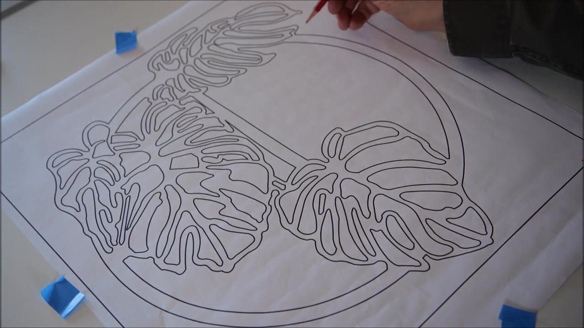 trace out a diagram showing leaves around a circle