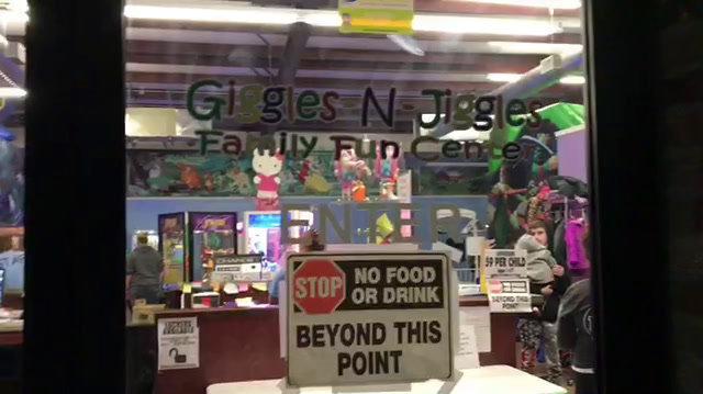 Childrens Birthday Parties in Blue Springs MO, Giggles-N-Jiggles Family Fun Center