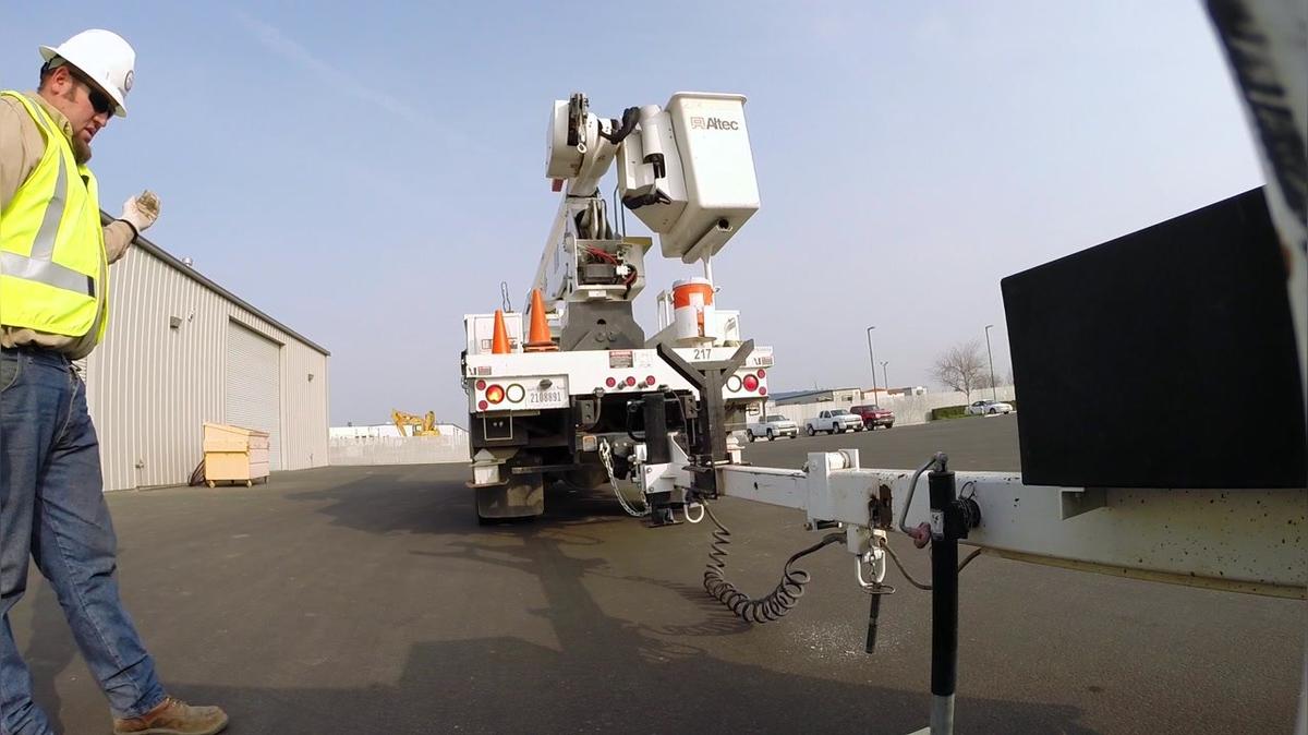 Pintle Hitch Trailer Extension/Retraction and Connection