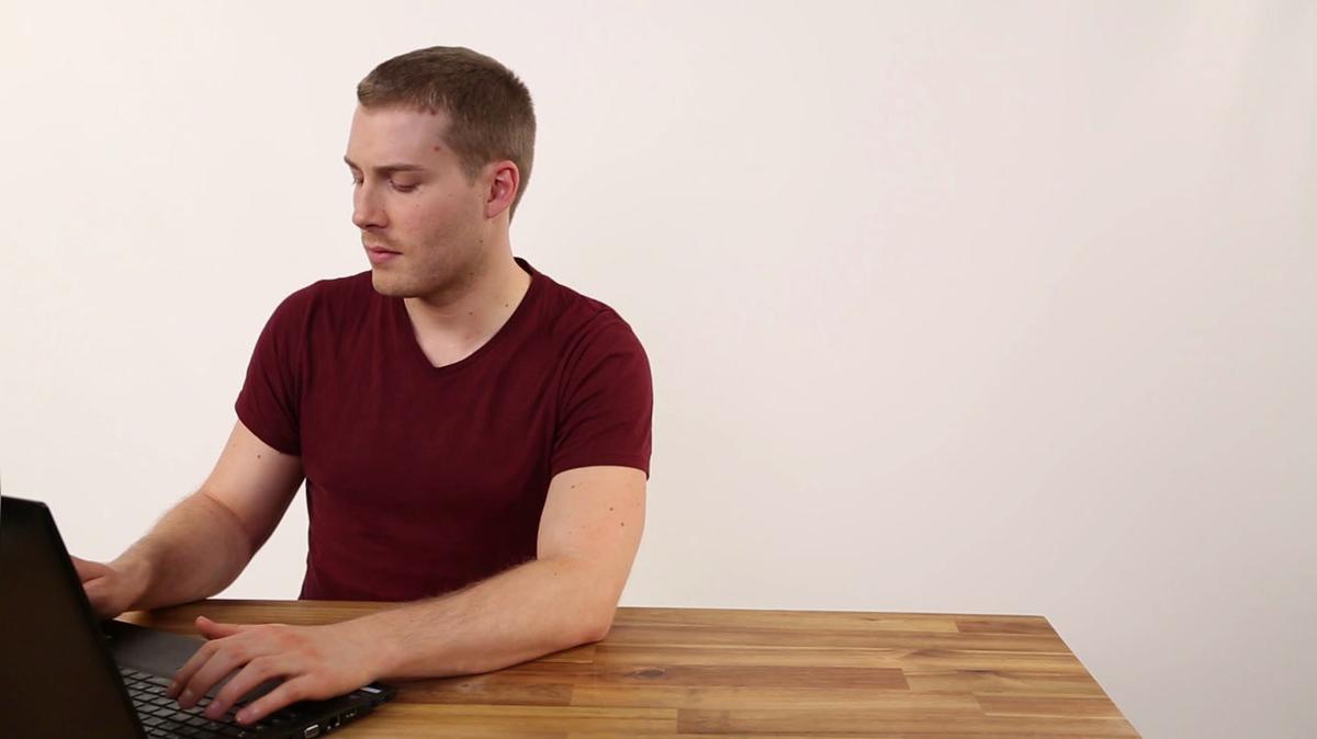 Diese 5 Frauen-Fragen trauen sich Männer nur Google zu stellen