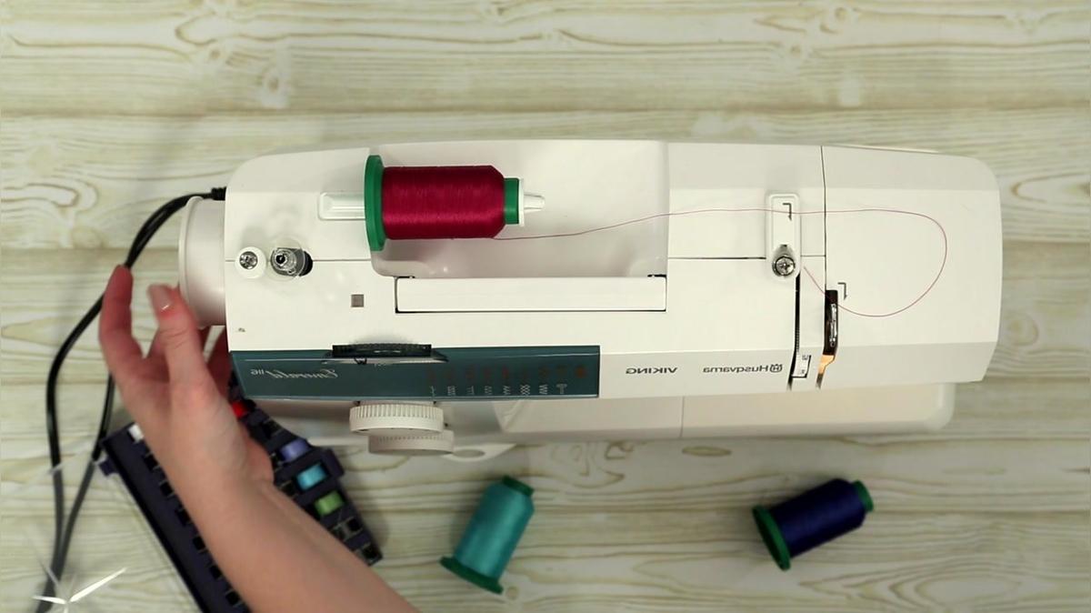 Nähen lernen: Nähmaschine einfädeln
