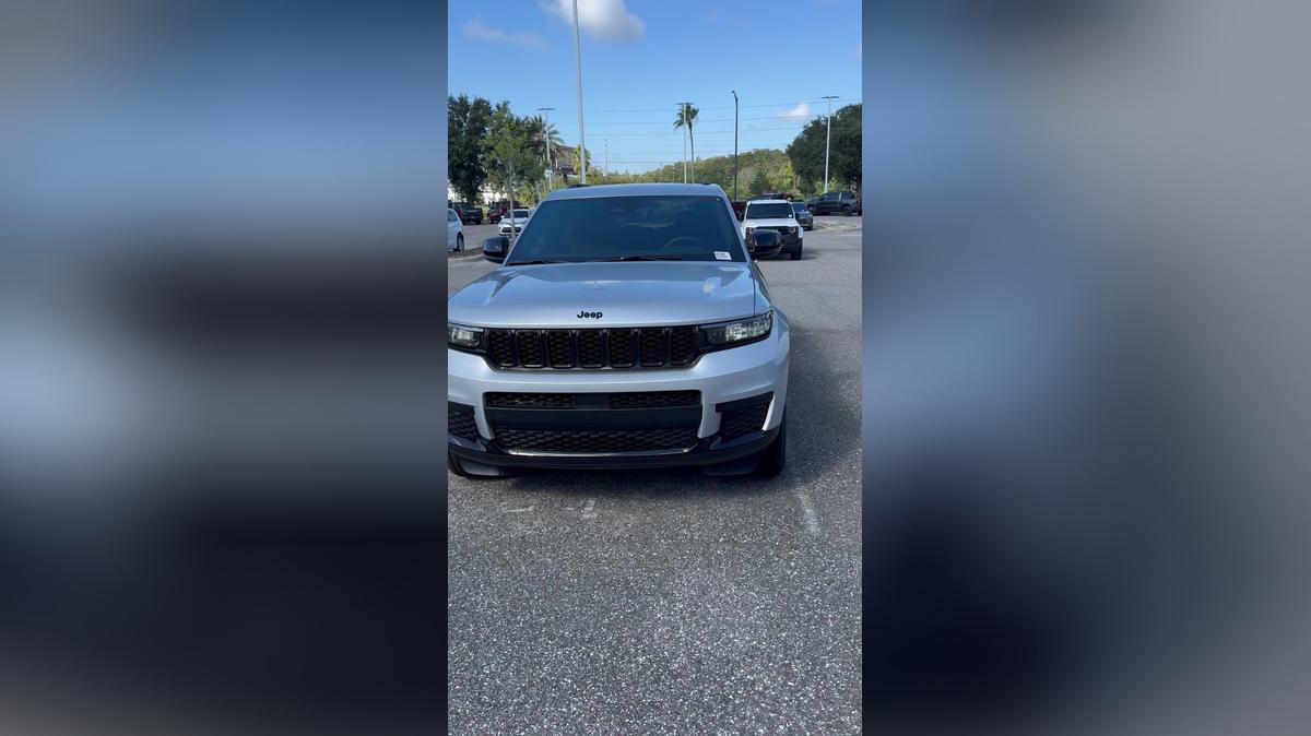 Minda's video Grand Cherokee Altitude L by Carla @ Airport CDJR