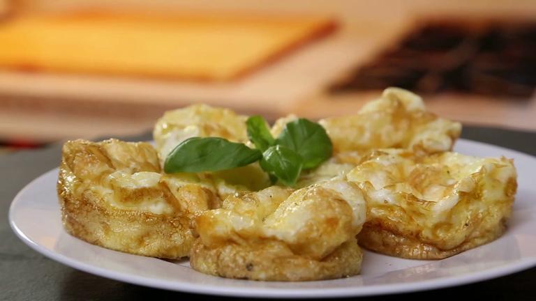 Low Carb: Herzhafter Eiermuffin