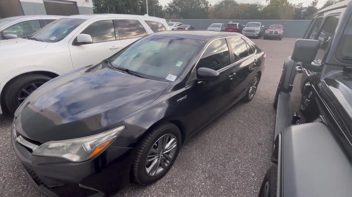 Diego's Toyota Camry Hybrid - By Nik