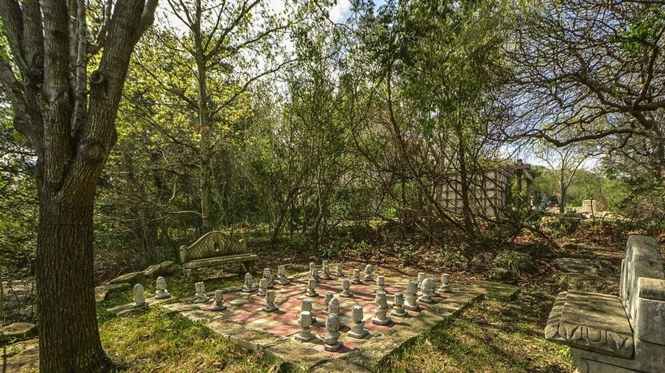 Texas mansion with Harry Potter Style Chessboard