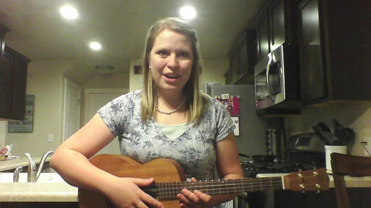 Week 3- Holding Your Ukulele.mp4