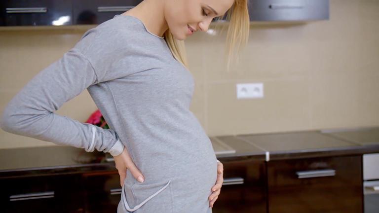 5 bedenkliche Lebensmittel für Schwangere, die du nicht sofort auf dem Schirm hast