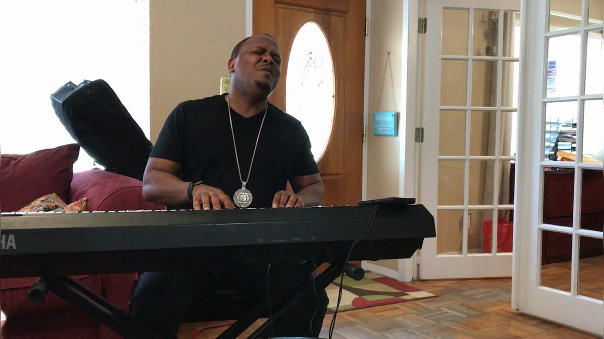 Pianist D.M