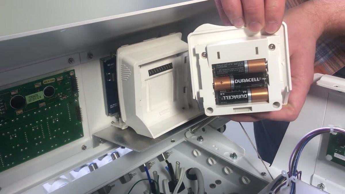 Changing the Batteries on the Root ZX II Apex Locator [66-4025]