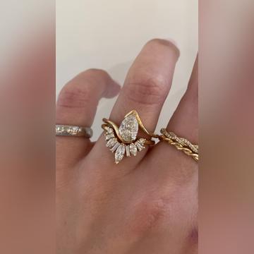 Salome-1.5ctPear-14kYellow-Isla