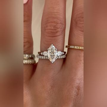 Serenity-1.2ctMarquise-Plat-Bella2mm