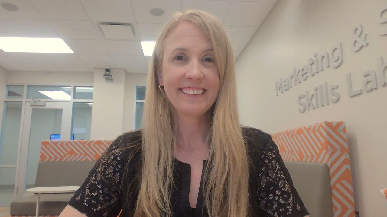 Josh, ignore any questions that  pop-up and do a video welcoming all to The Palmer Marketing Award Ceremony. If you need help with Comments - my frined ChatGPT can help you.